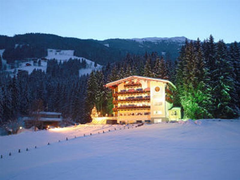 Hotel Hubertus Fugen Bagian luar foto